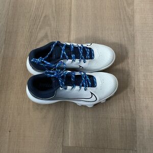NWT Nike Hyperdiamond 4 Pro MCS White and Navy Softball Cleats. Size 8.5